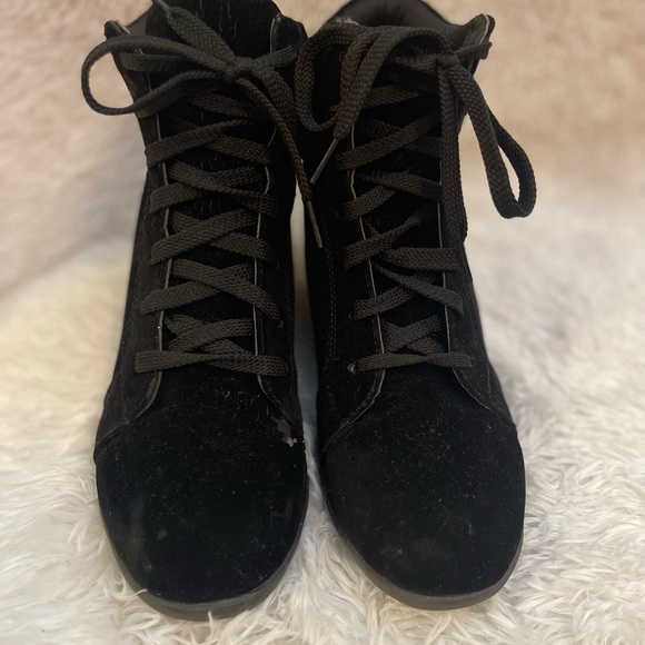 Comfortable wedge booties! - Picture 3 of 7